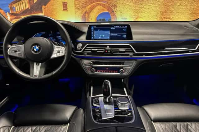 BMW 7-Serie (2021) thumbnail 3