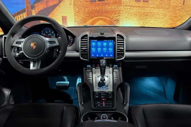 Porsche Cayenne (2014) thumbnail 3