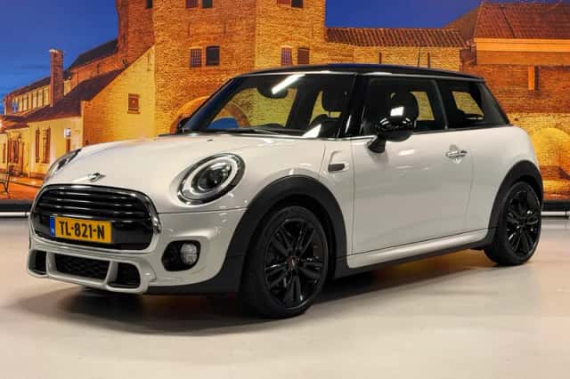 MINI Cooper (2018) thumbnail 1