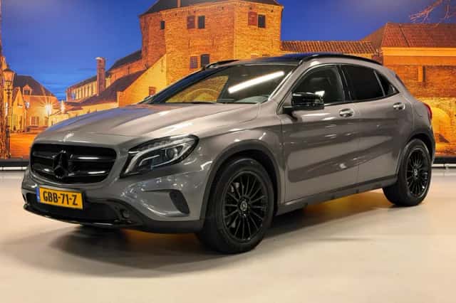 Mercedes-Benz GLA-Klasse (2014) thumbnail 1