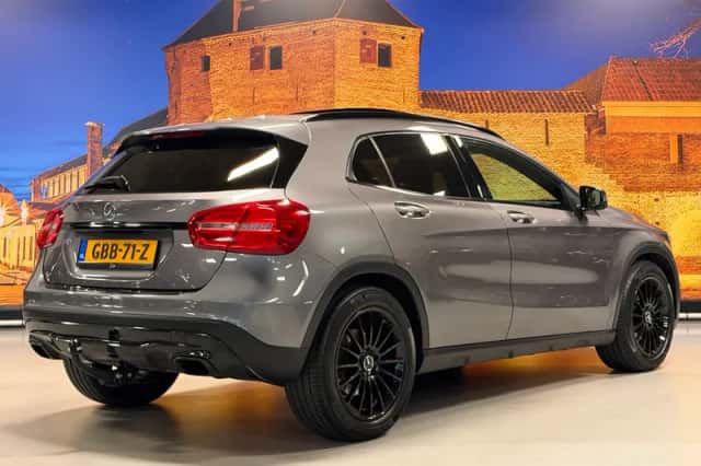Mercedes-Benz GLA-Klasse (2014) thumbnail 2