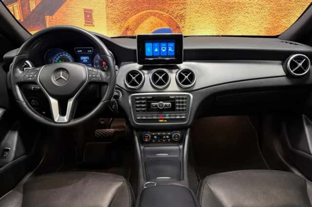 Mercedes-Benz GLA-Klasse (2014) thumbnail 3