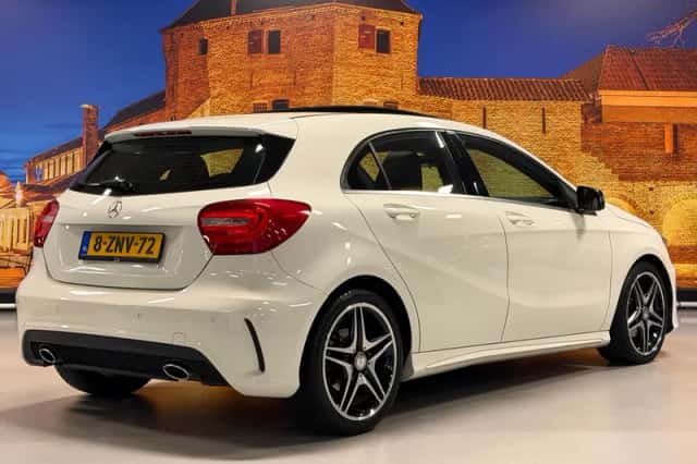 Mercedes-Benz A-Klasse (2015) thumbnail 2
