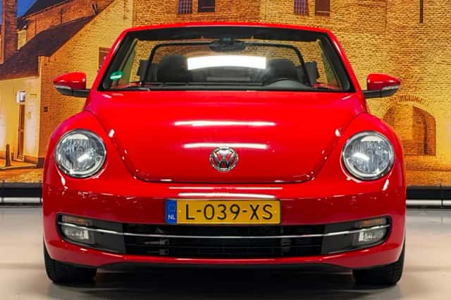 Volkswagen Beetle (2015) thumbnail 5