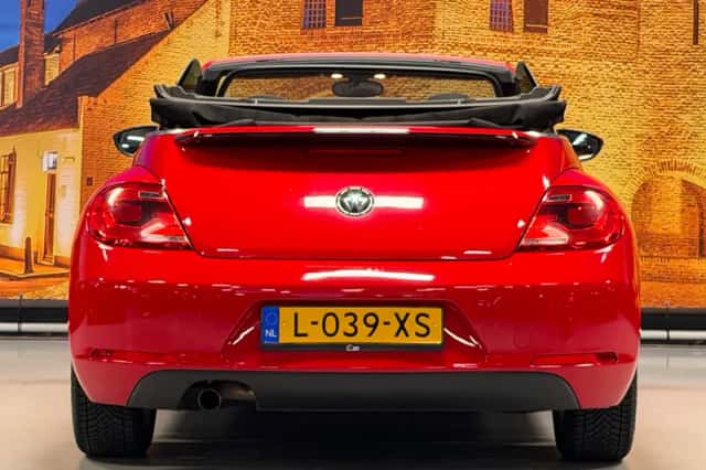 Volkswagen Beetle (2015) thumbnail 6