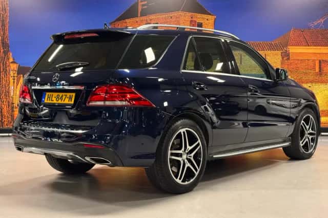 Mercedes-Benz GLE-Klasse (2015) thumbnail 2