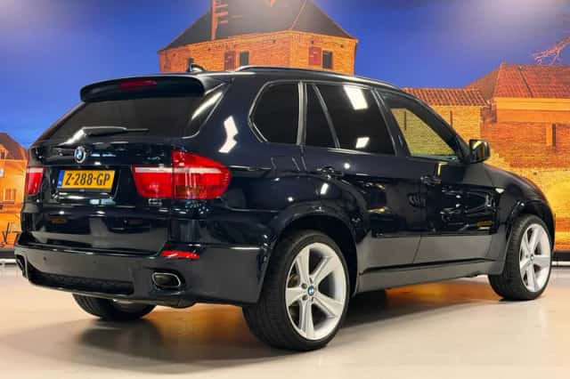 BMW X5 (2009) thumbnail 2