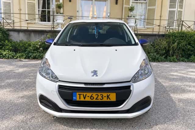 Peugeot 208 (2018) thumbnail 2