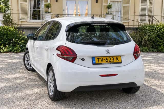 Peugeot 208 (2018) thumbnail 3