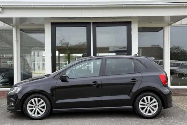 Volkswagen Polo (2016) thumbnail 4