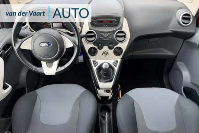 Ford Ka (2011) thumbnail 2