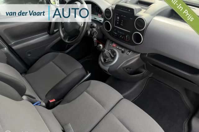 Peugeot Partner (2018) thumbnail 2