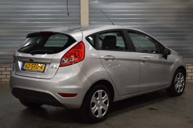 Ford Fiesta (2011) thumbnail 6