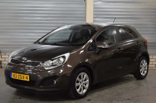 Kia Rio (2012) thumbnail 1