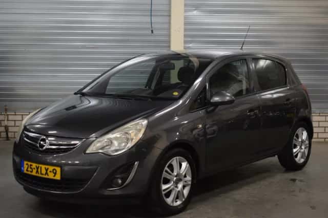 Opel Corsa (2012) thumbnail 1