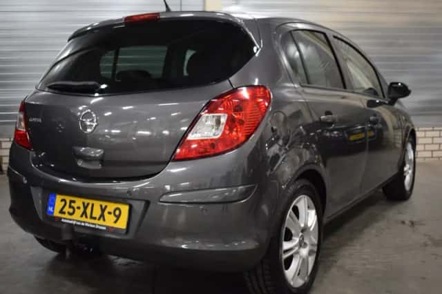 Opel Corsa (2012) thumbnail 5