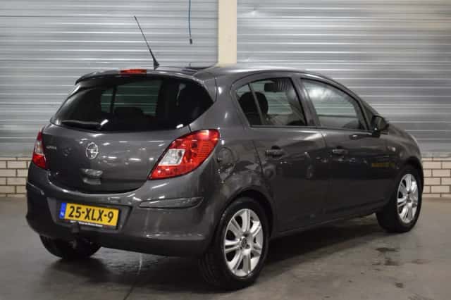 Opel Corsa (2012) thumbnail 6