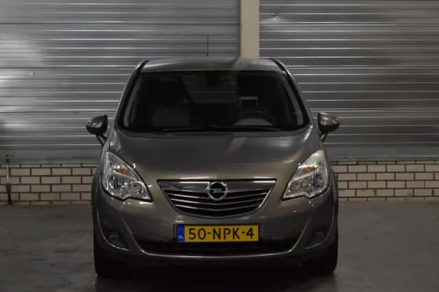 Opel Meriva (2010) thumbnail 3