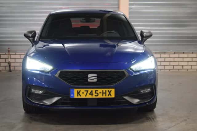 SEAT Leon (2021) thumbnail 3