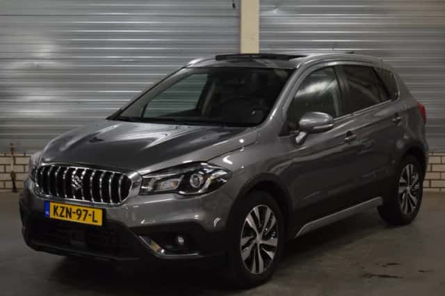 Suzuki S-Cross (2018) thumbnail 1