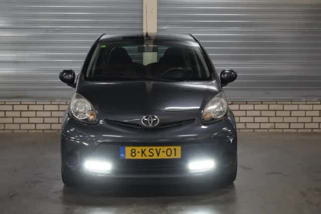 Toyota Aygo (2013) thumbnail 3