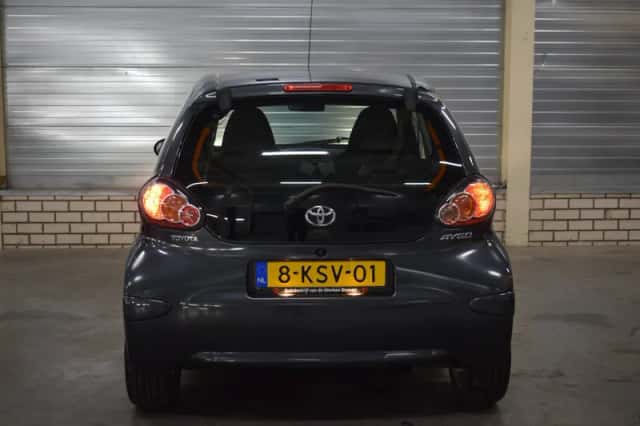 Toyota Aygo (2013) thumbnail 4