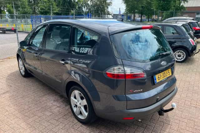 Ford S-Max (2009) thumbnail 5