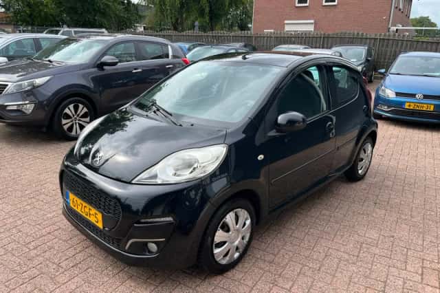 Peugeot 107 (2012) thumbnail 2