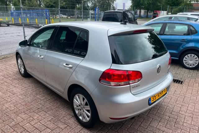 Volkswagen Golf (2012) thumbnail 5