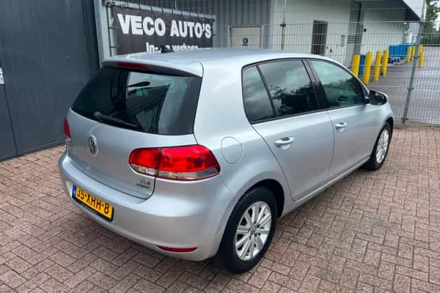 Volkswagen Golf (2012) thumbnail 6