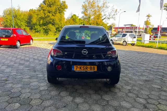 Opel Adam (2013) thumbnail 4