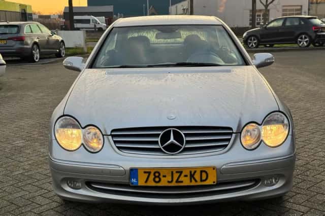 Mercedes-Benz CLK-Klasse (2002) thumbnail 2