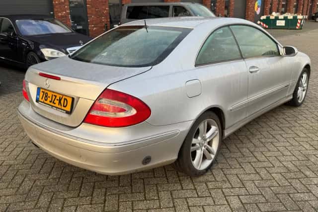 Mercedes-Benz CLK-Klasse (2002) thumbnail 4