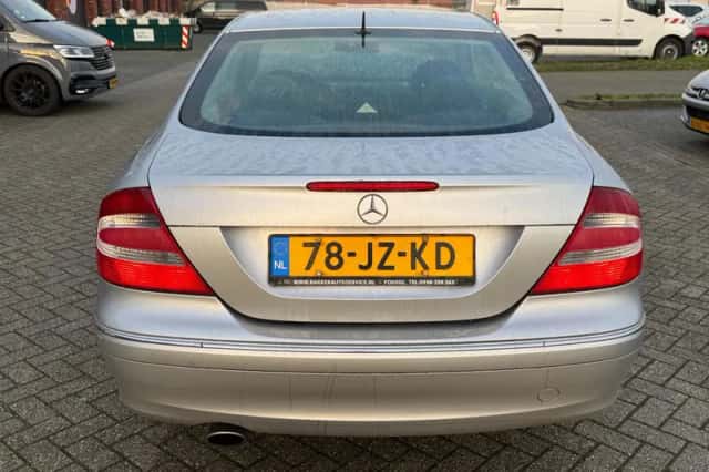 Mercedes-Benz CLK-Klasse (2002) thumbnail 5