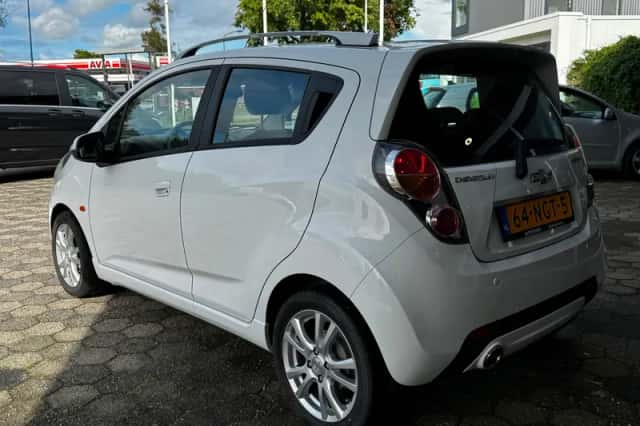 Chevrolet Spark (2010) thumbnail 3