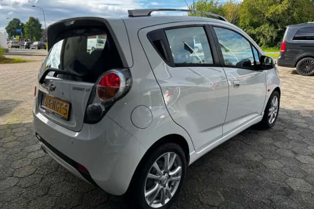 Chevrolet Spark (2010) thumbnail 5