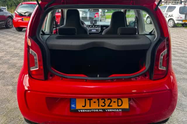 Volkswagen Up! (2012) thumbnail 6