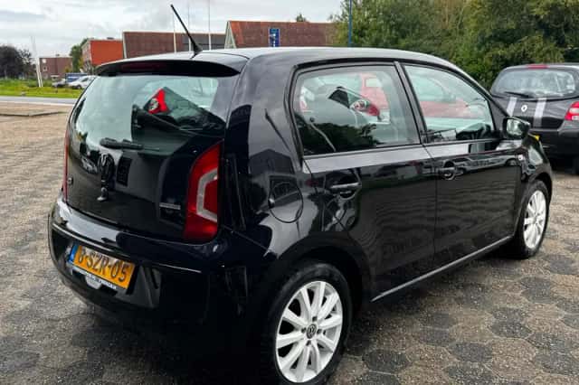 Volkswagen Up! (2014) thumbnail 6