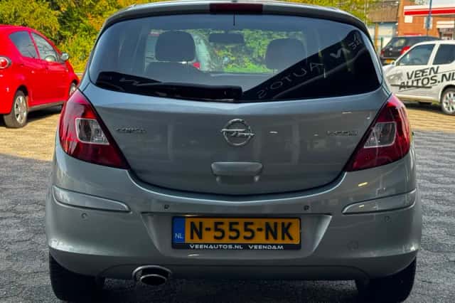 Opel Corsa (2012) thumbnail 4