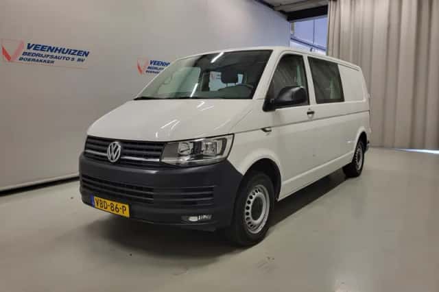 Volkswagen Transporter (2019) thumbnail 2