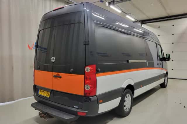 Volkswagen Crafter (2010) thumbnail 3