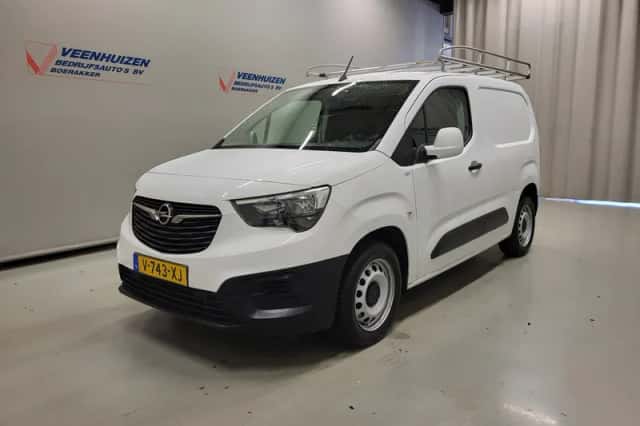 Opel Combo (2019) thumbnail 2
