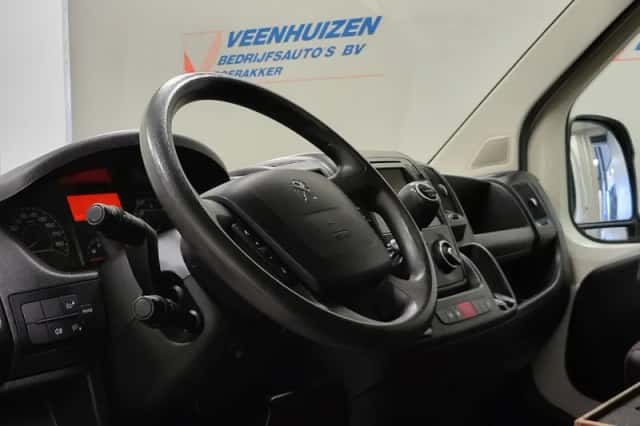 Peugeot Boxer (2018) thumbnail 4