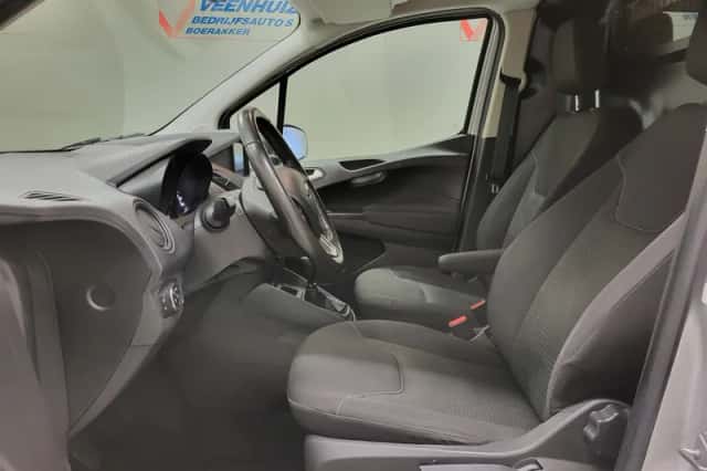 Ford Transit Courier (2022) thumbnail 5