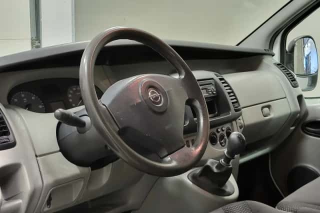 Opel Vivaro (2008) thumbnail 4