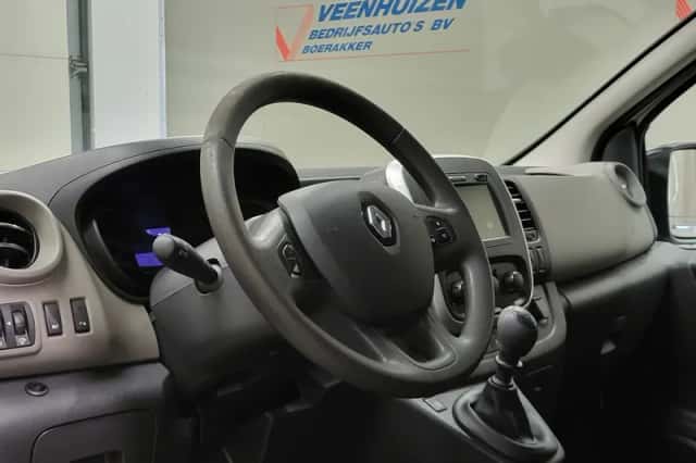 Renault Trafic (2019) thumbnail 4