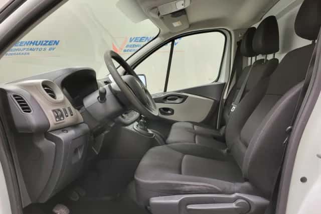 Renault Trafic (2019) thumbnail 5