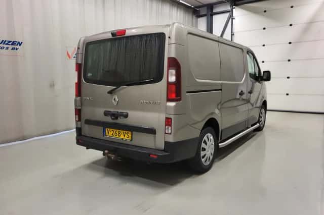 Renault Trafic (2019) thumbnail 3