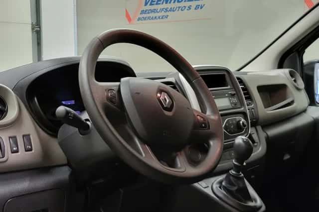 Renault Trafic (2019) thumbnail 4