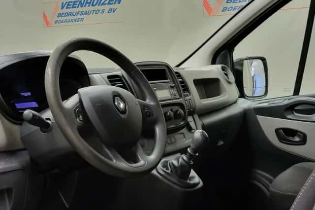 Renault Trafic (2018) thumbnail 4